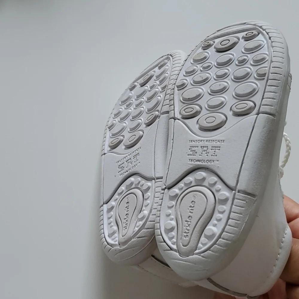 Stride Rite Elliot White baby bootie unisex